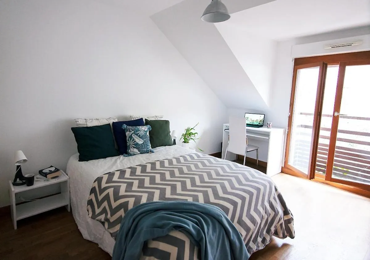 度假居 Spacieuse Maison, Paris A 500M, Parking & Jardin 塞纳河畔伊夫里 法国