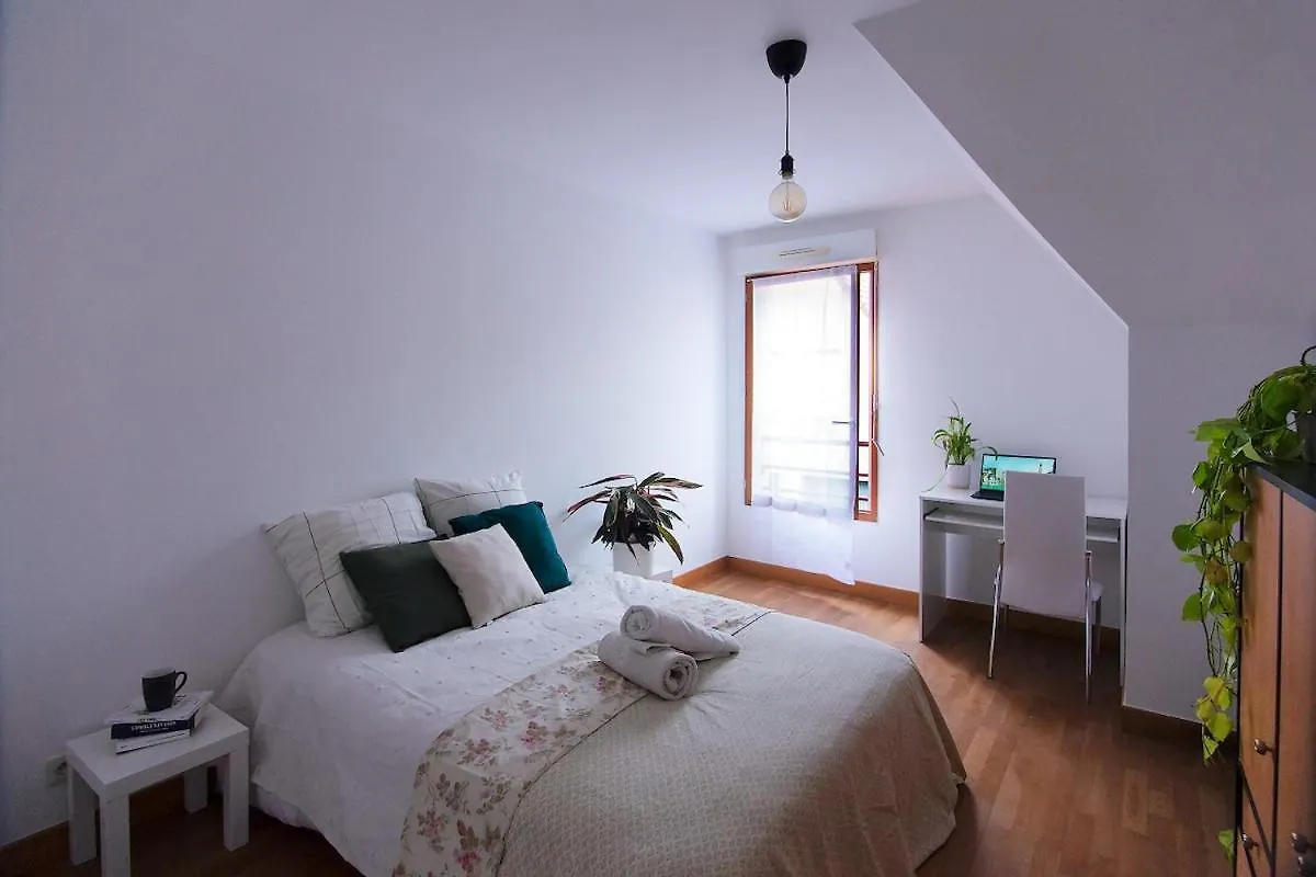 Spacieuse Maison, Paris A 500M, Parking & Jardin Ivry-sur-Seine Holiday home